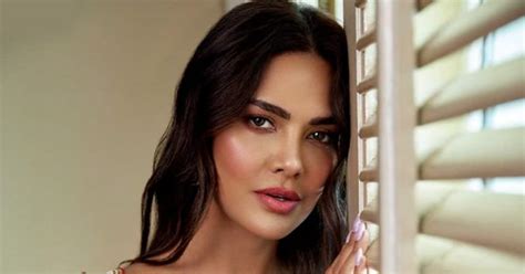 esha gupta naked|Esha Gupta Breaks the Internet With Topless Photoshoot, Fans。